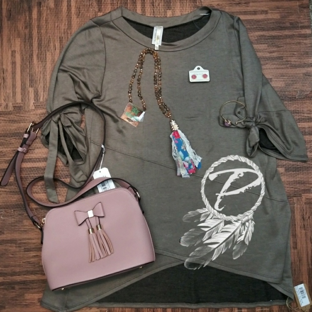 CURVY TUNIC TOP WITH BOW DETAIL